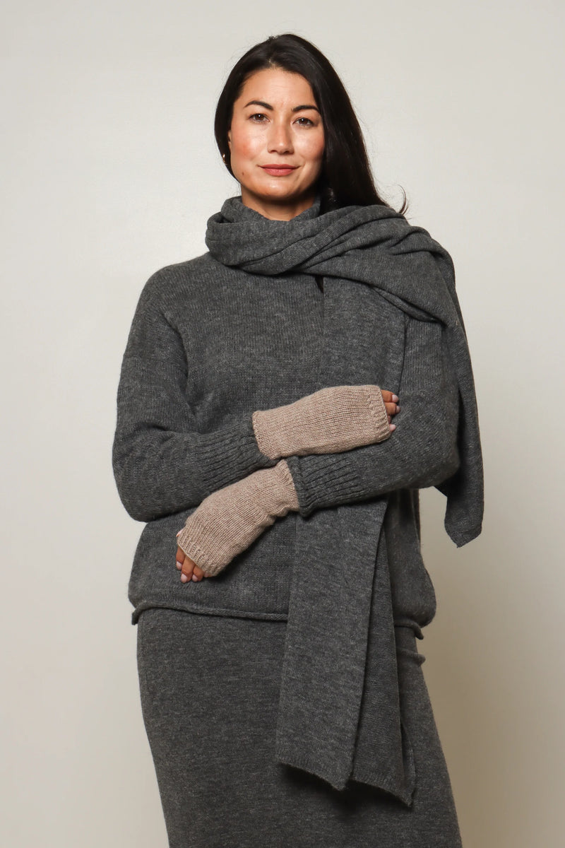Long Alpaca Mittens - Fawn